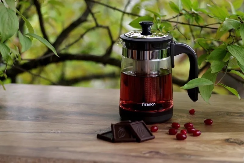 Kā lietot tējkannu ar filtru?