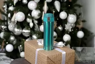 Kā izvēlēties termokrūzi dāvanai?